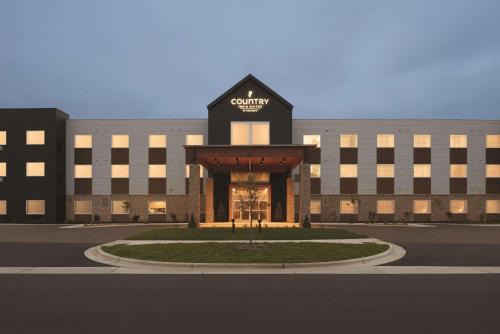 Fort Atkinson Hotel | Country Inn & Suites by Radisson, Ft Atkinson, WI