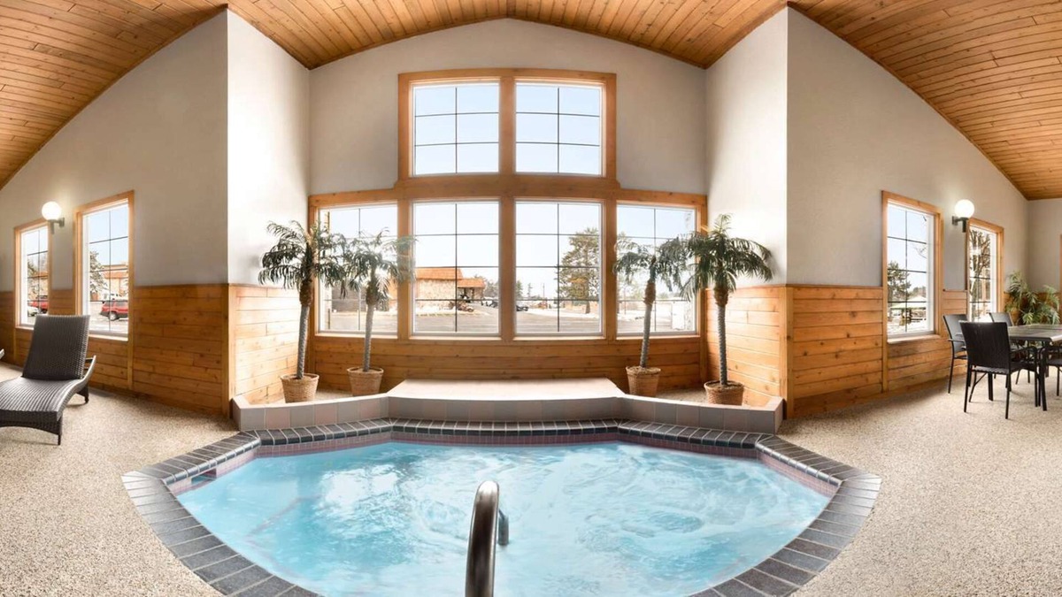 Grand Rapids Hotel | Country Inn & Suites by Radisson, Grand Rapids, MN