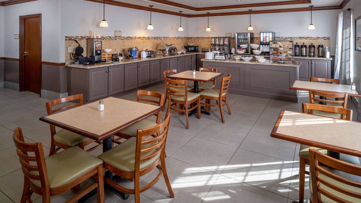 Tad Hotel | Country Inn & Suites by Radisson, Charleston South, WV