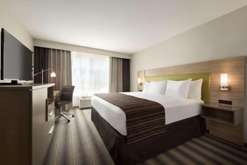 Indianola Hotel | Country Inn & Suites by Radisson, Indianola, IA