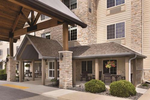 Suamico Hotel | Country Inn & Suites by Radisson, Green Bay North