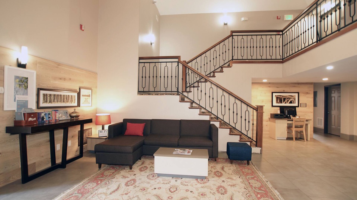 Greenfield Hotel | Country Inn & Suites by Radisson, Greenfield, IN