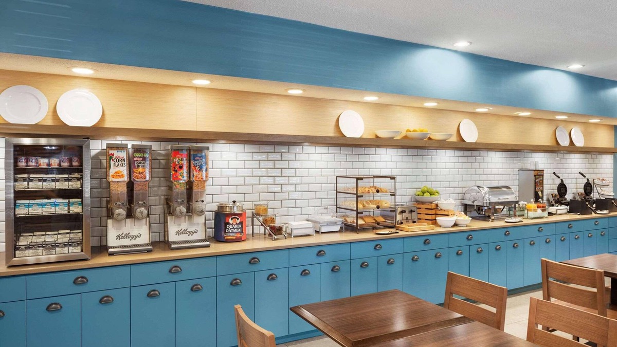 Northeast Columbus Hotel | Country Inn & Suites by Radisson, Columbus Airport, OH