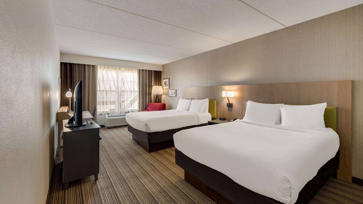 Findlay Hotel | Country Inn & Suites by Radisson, Findlay, OH