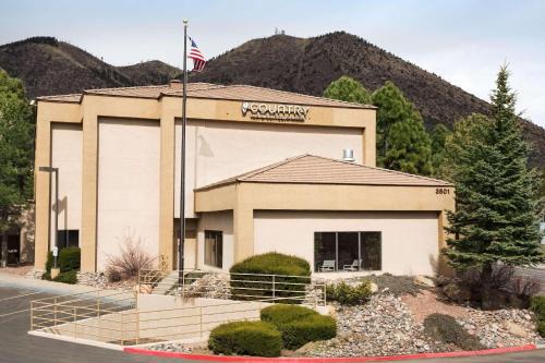 Swiss Manor Hotel | Country Inn & Suites by Radisson, Flagstaff, AZ