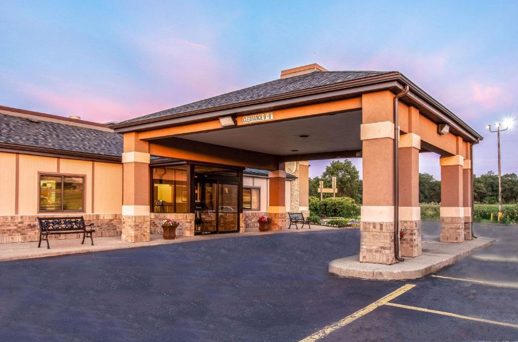 Muskegon Hotel | Country Inn & Suites by Radisson, Muskegon, MI