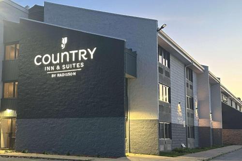 Spring Hill Hotel | Country Inn & Suites by Radisson, Dunbar - Charleston