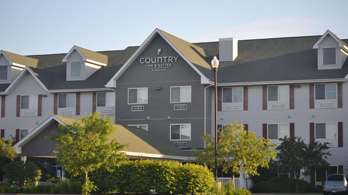 Gurnee Hotel | Country Inn & Suites by Radisson, Gurnee, IL