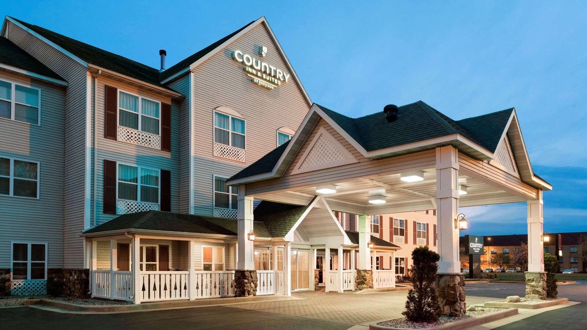 Stevens Point Hotel | Country Inn & Suites by Radisson, Stevens Point, WI