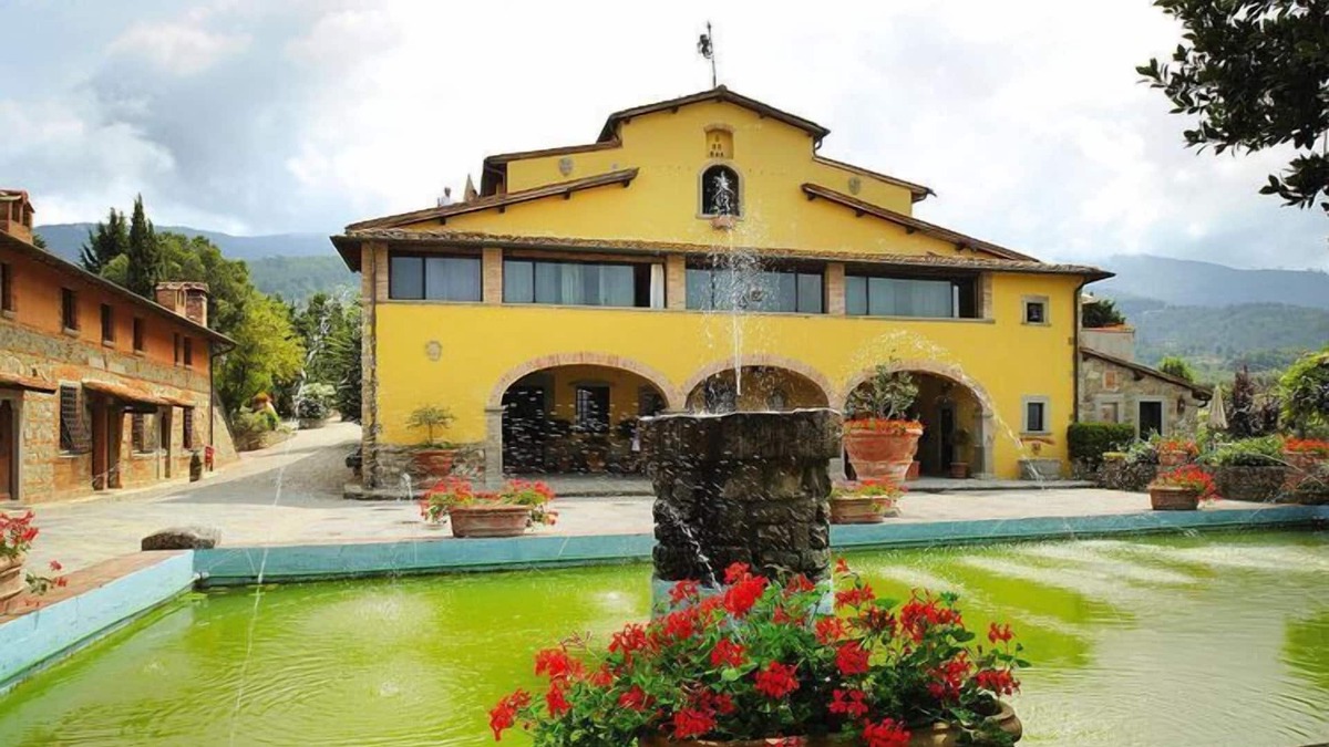 San Donato in Fronzano Apartment | Country Estate Fattoria degli Usignoli