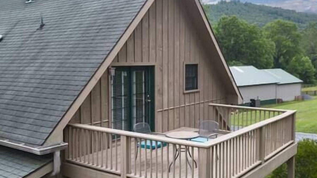 Lexington House | Country living in a private setting, The Loft at Springhouse Farm