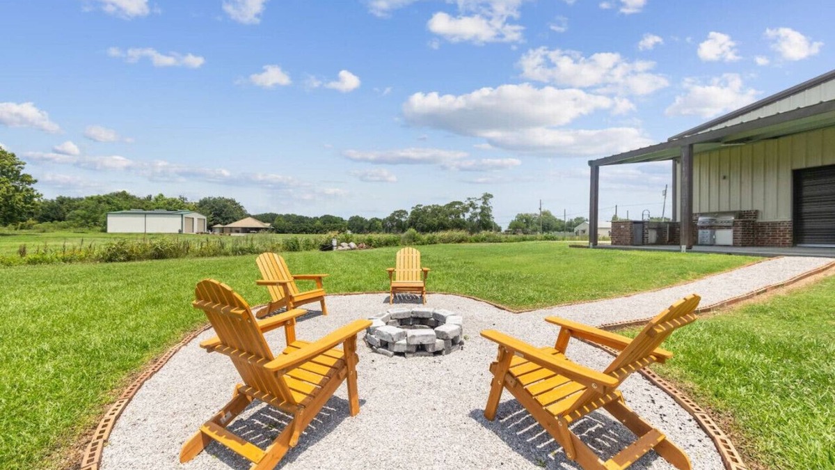 New Iberia House | Country Living Close to the City