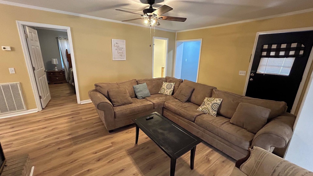 Darlington House | Country Living w/TVs in Each Room