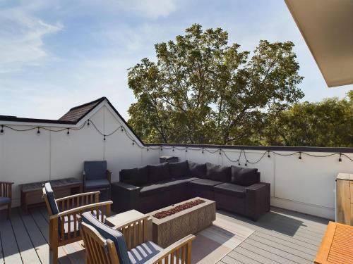 Nashville House | Country Lyric - Mins to Downtown - Rooftop Deck
