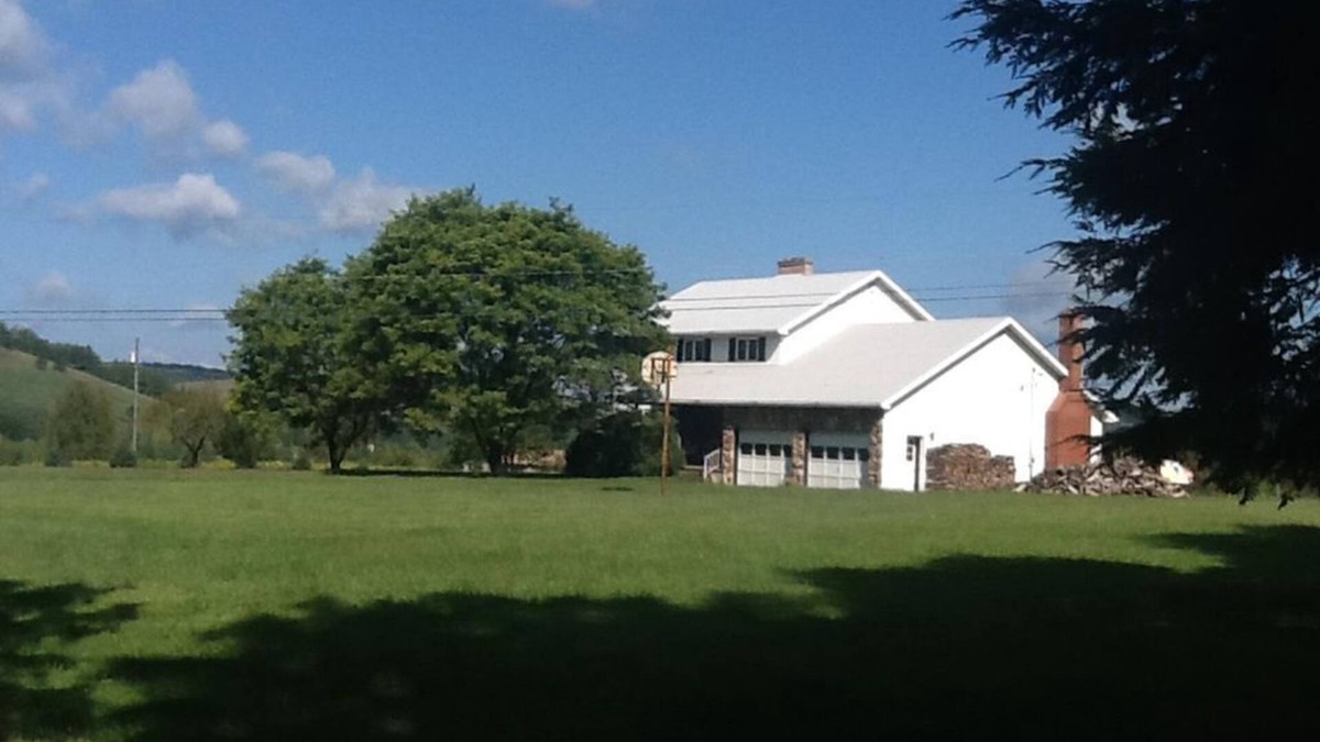 Brockport House | Country Mountain Paradise Suites