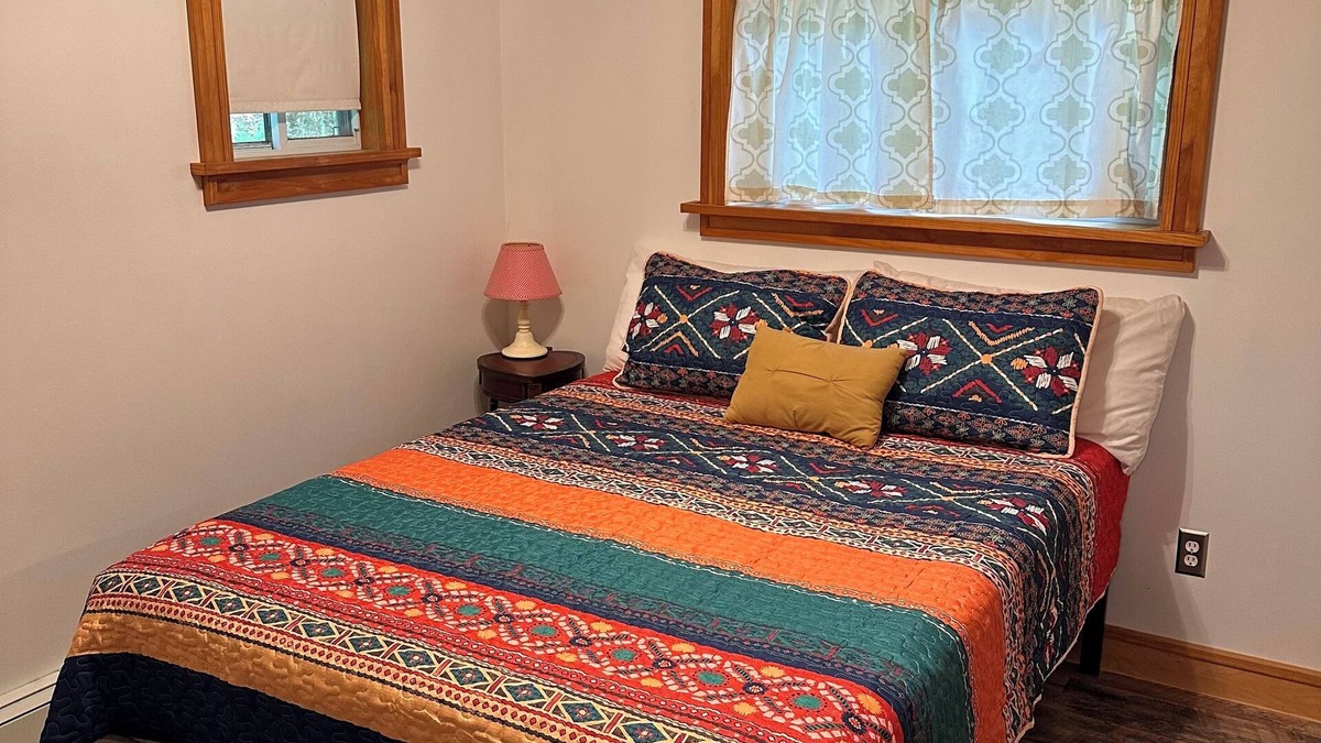 Holmes House | "Country outside the city " n3 bedrooms 2 full bathrooms