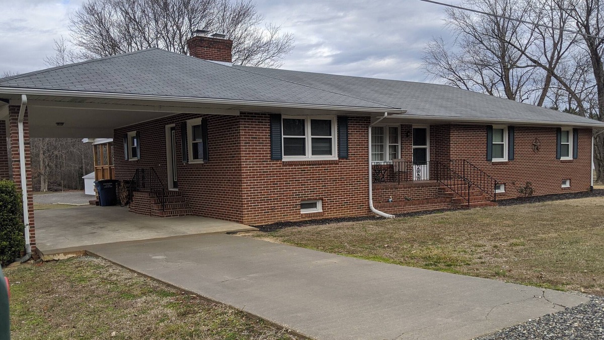 Shacklefords House | Country Ranch close to area historical attractions
