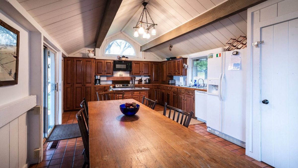 Kent House | Country retreat with stunning views, spectacular pool, unparalleled privacy!