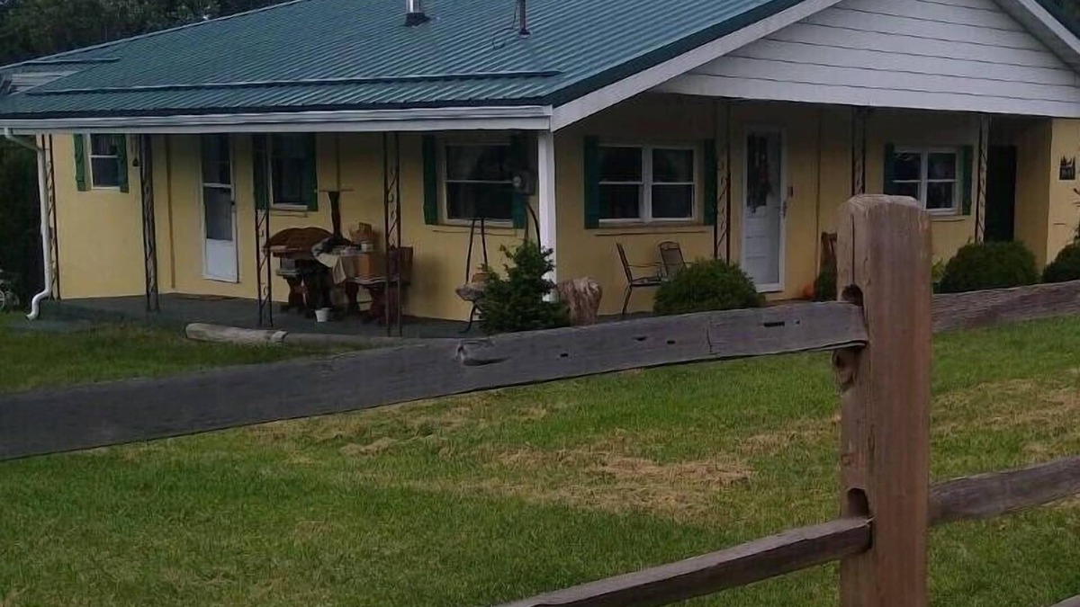 Brandonville Cottage | Country Roads Cottage w/fenced in yard close to state forests and WVU!