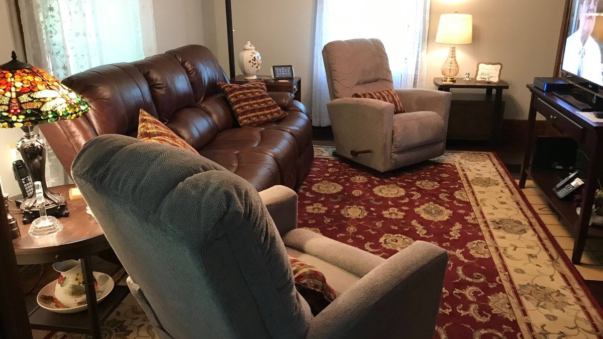 Booth House | Country Setting- less then 2 miles to downtown Morgantown .