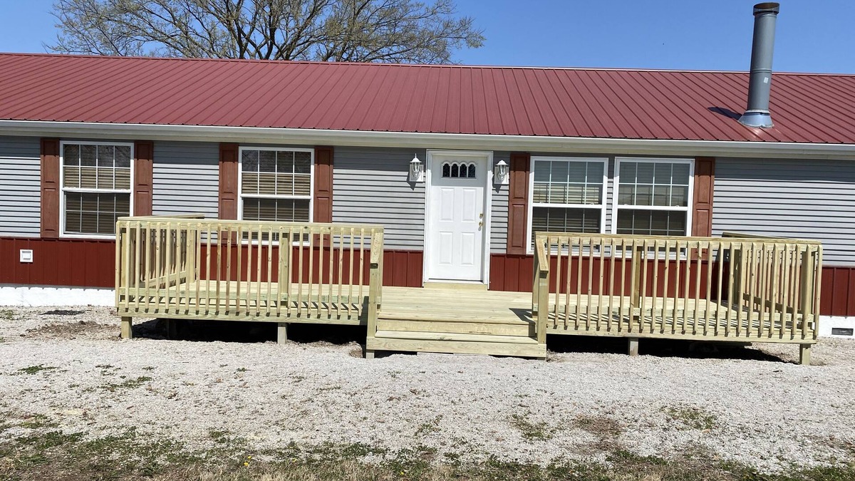Greenfield House | Country setting one mile from boat dock and beach .Now with Internet