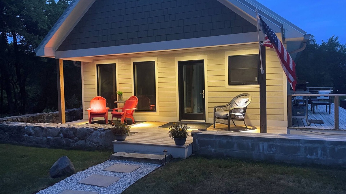Saint Marys  Saint Joseph County House | Country setting. Pool house just 10 minutes from ND campus and SBN airport.