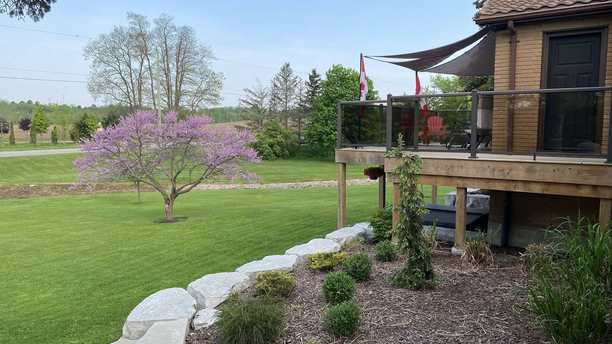 Tillsonburg Ski Chalet | Country settings with amenities seconds away
