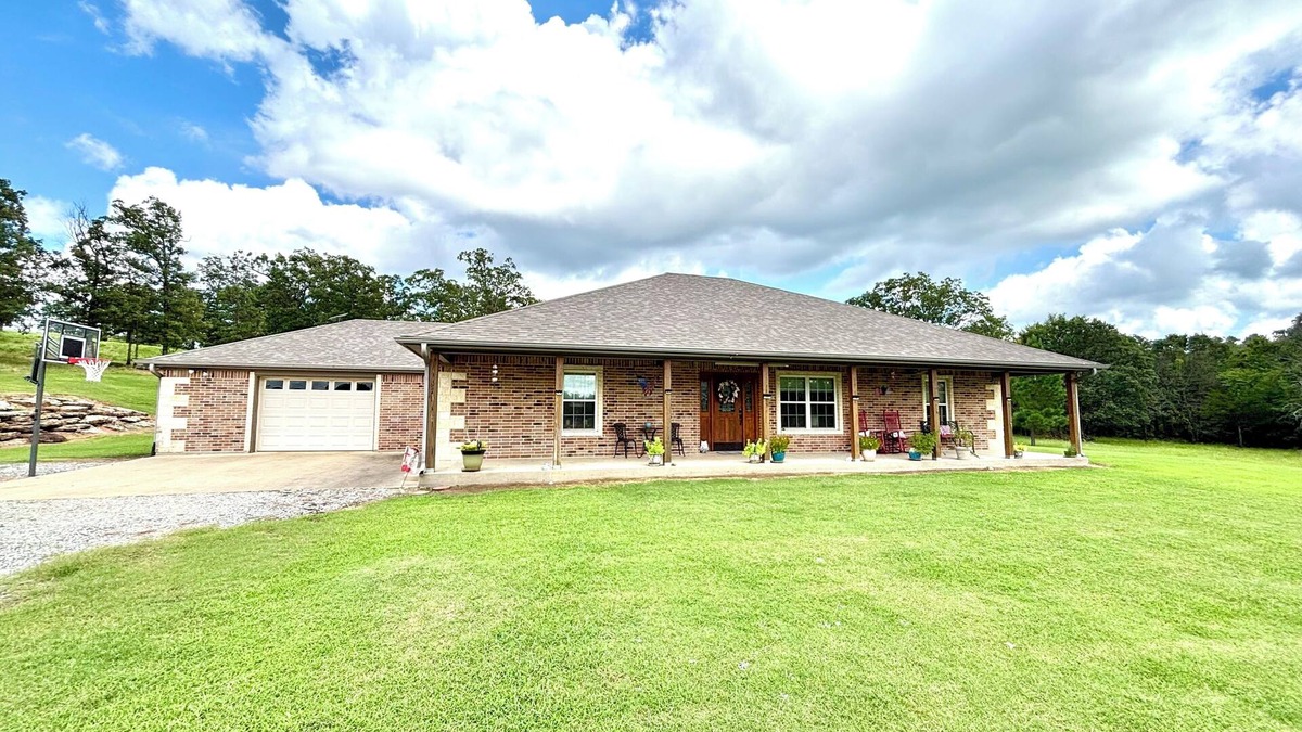 Atoka House | Country Solitude! Sleeps 10!