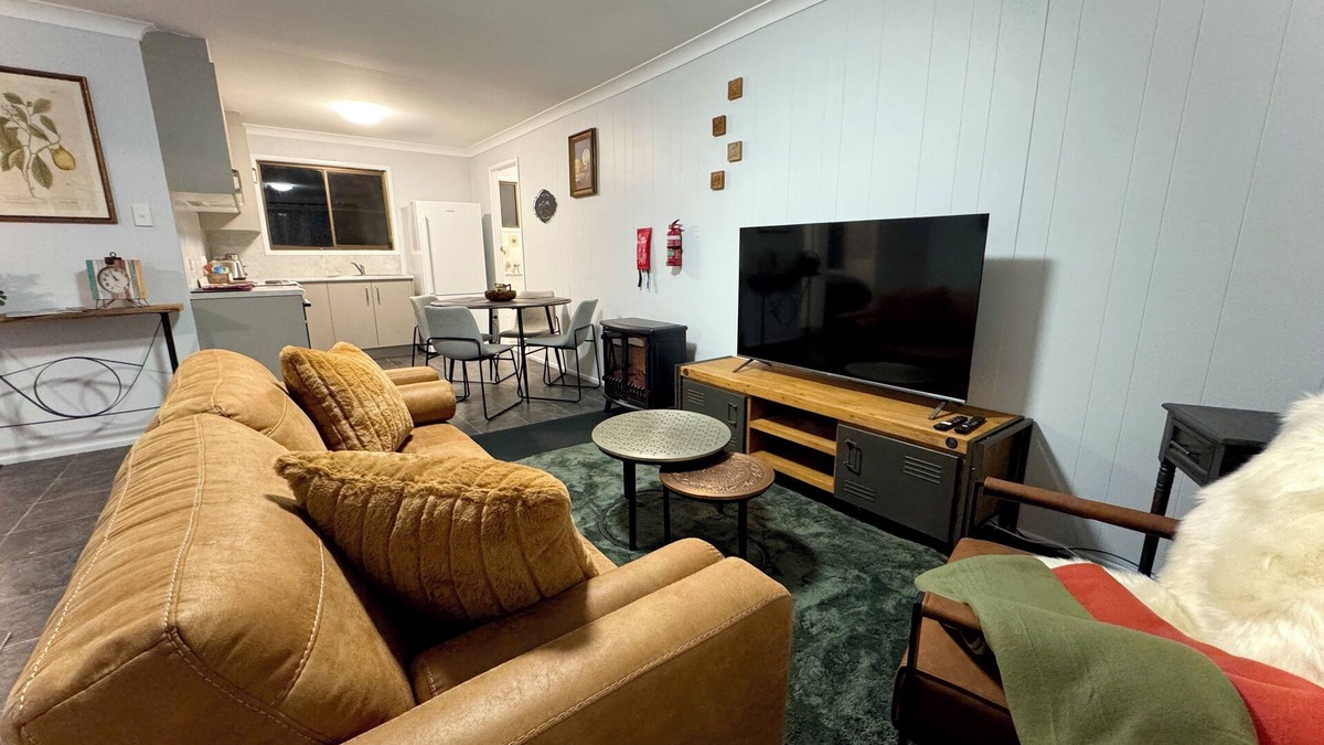 Stanthorpe House | Country Style Comfort in Stanthorpe | Close to everything | Newly renovated
