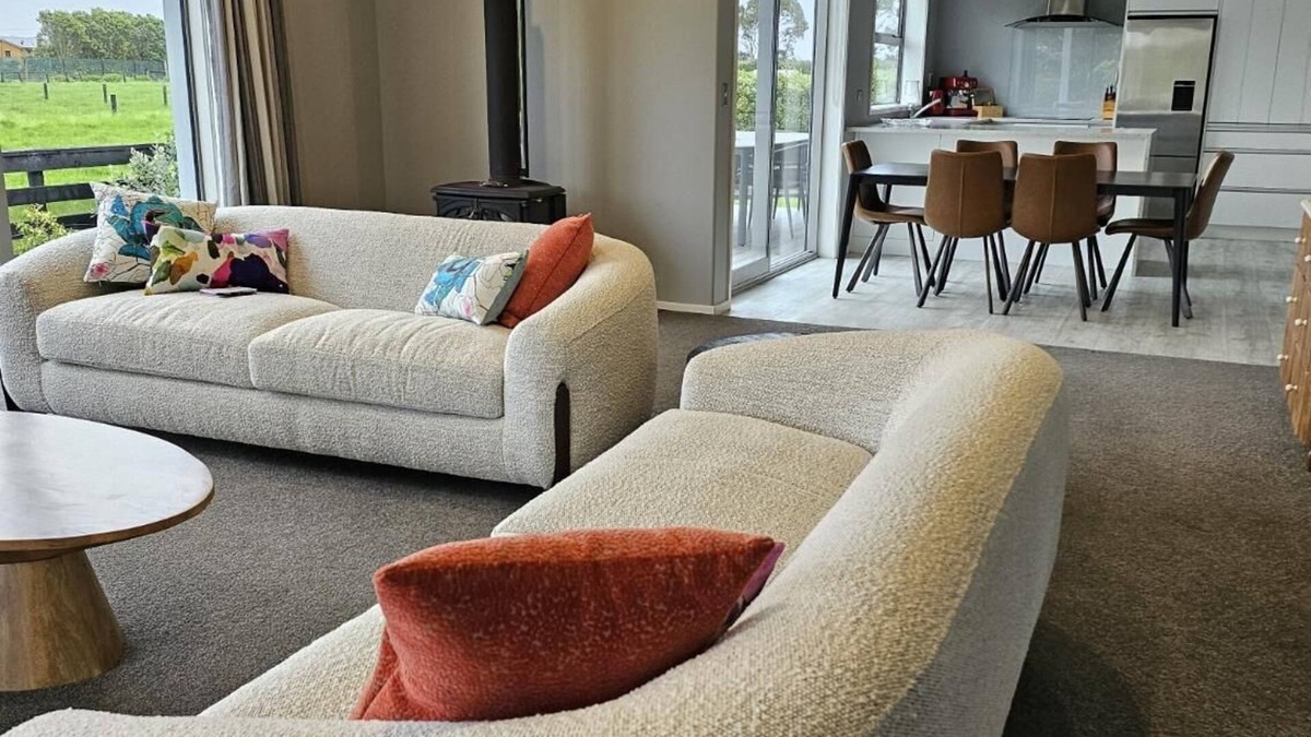 Kaikoura House | Country Views - Stunning Views, Stunning Home