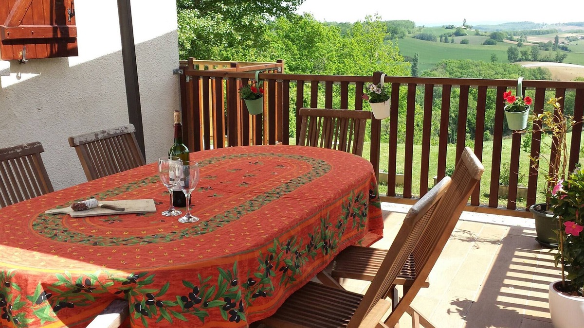 Molieres Villa | Country villa, beautiful view, children's play area, above ground pool, lac