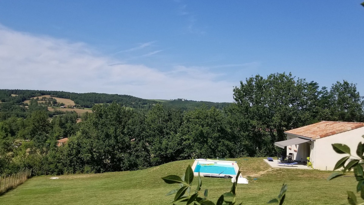 Puycelci Villa | Country villa in a small village with private pool