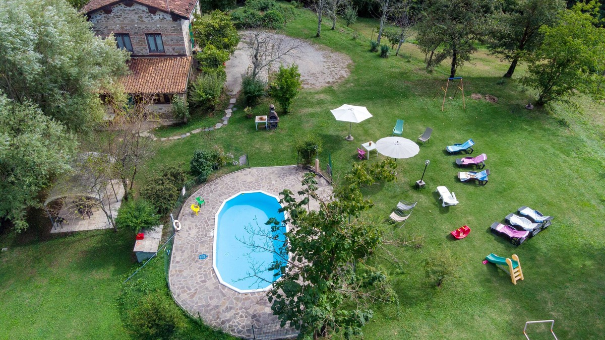 Mologno Villa | Country villa with private pool and garden great for families, groups