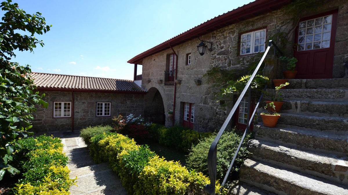 Calvos Cottage | Country villa with private pool near Guimarães