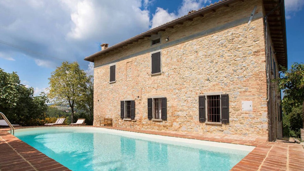 Bagni di Tabiano Villa | Country villa with swimming pool in Emilia Romagna