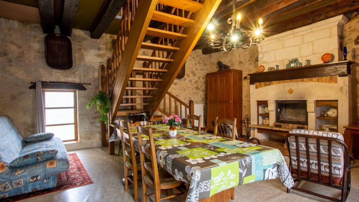 Saint-Front-la-Riviere Cottage | Countryside house with 2 bedrooms, Wifi, parking, pets allowed