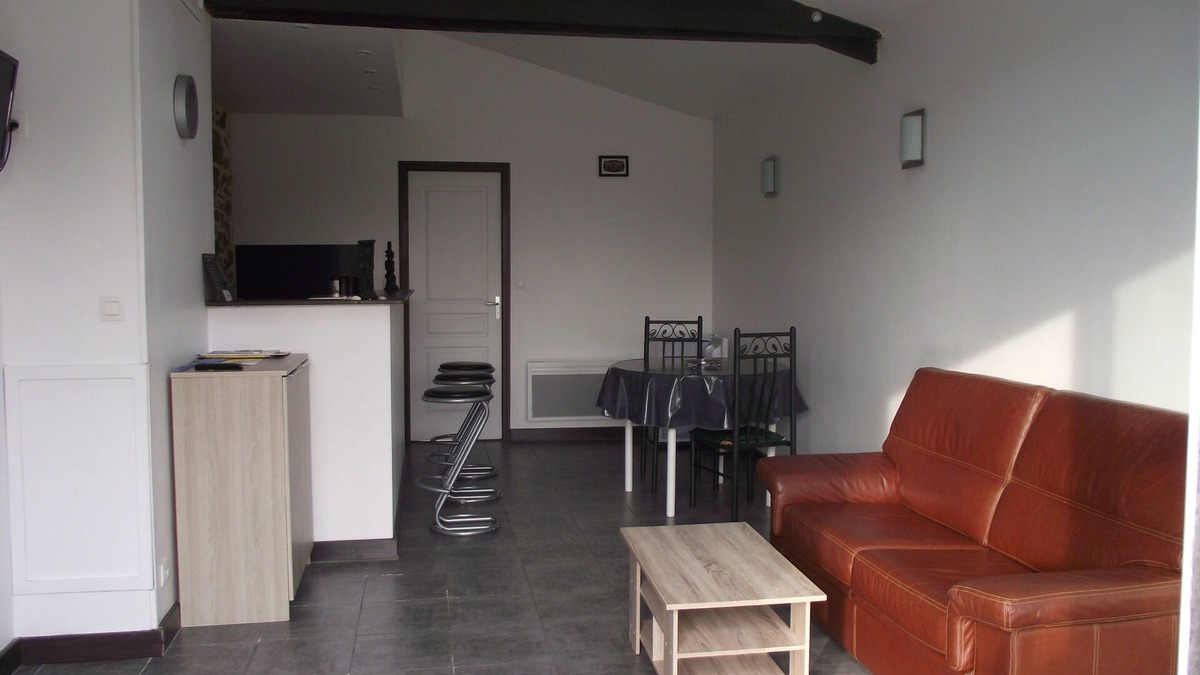 Roz-sur-Couesnon Apartment | Countryside at the foot of Mont Saint Michel