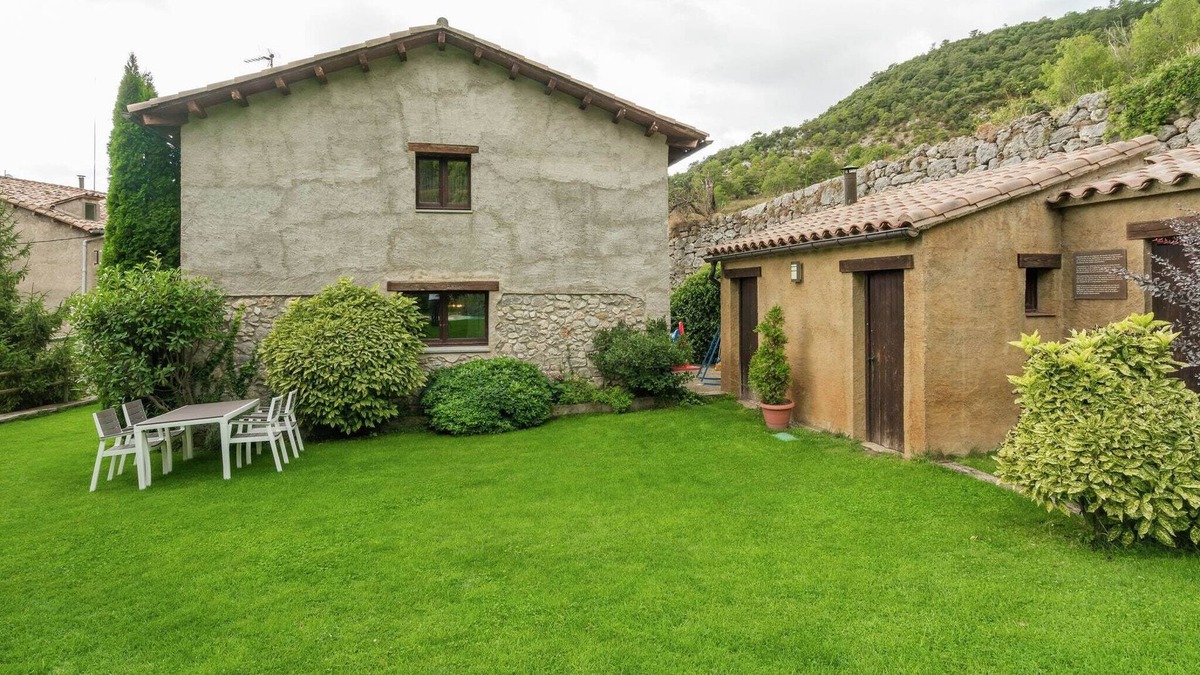 Oden Cottage | Countryside Cottage in Cambrils with Swimming Pool