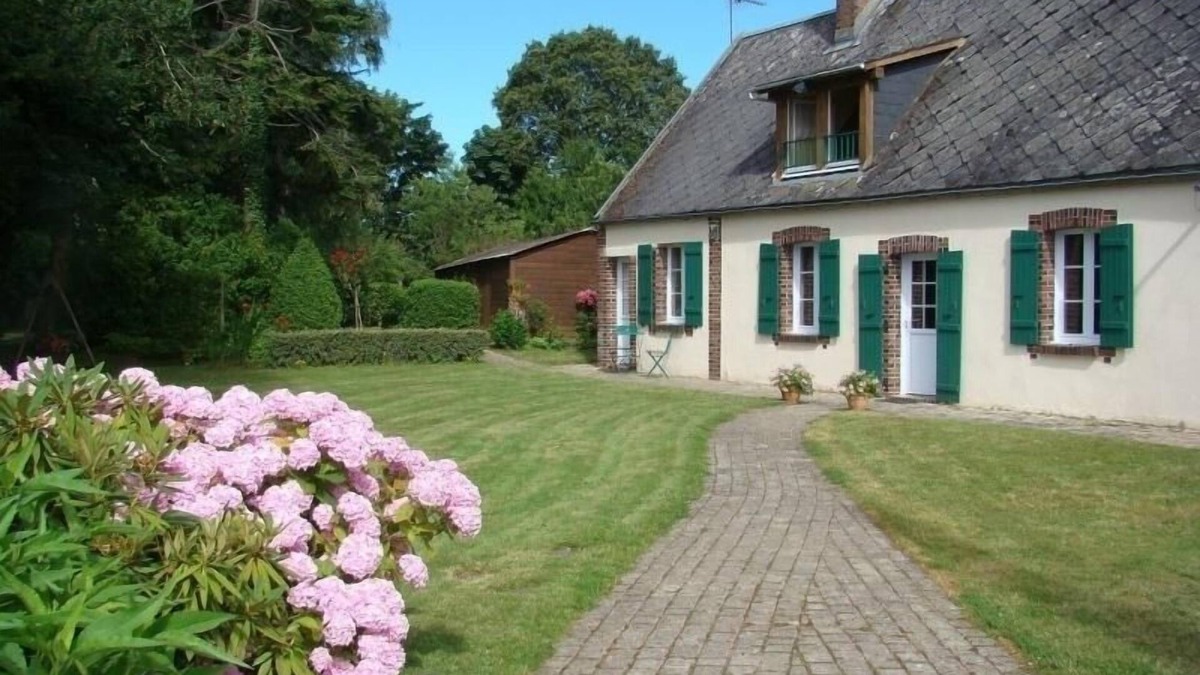 Dampierre-sous-Brou Cottage | Countryside Retreat with Game Room, Spacious Garden, and Modern Amenities