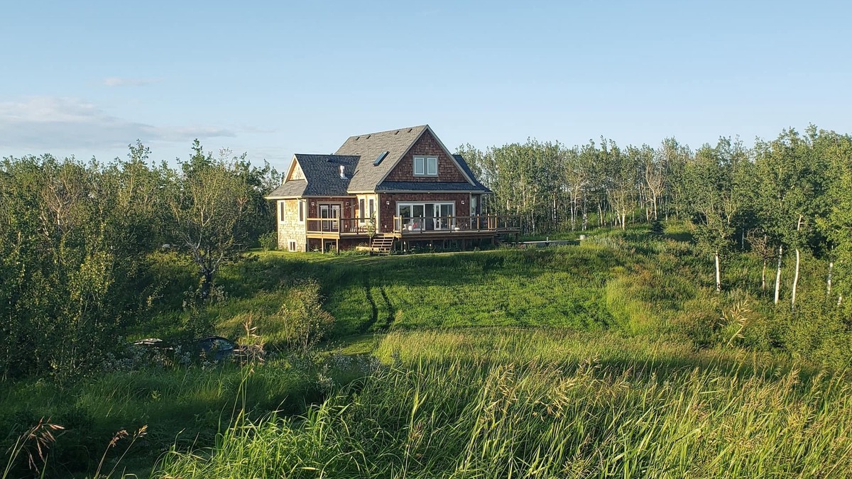 Markerville House | Countryside Hilltop Retreat, Solitude in Any Season