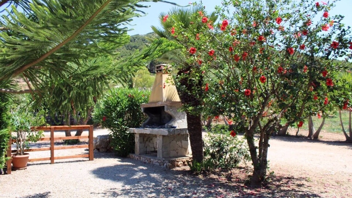 Alghero Cottage | Countryside house in Alghero with garden. Perfect for 2, close to the beach