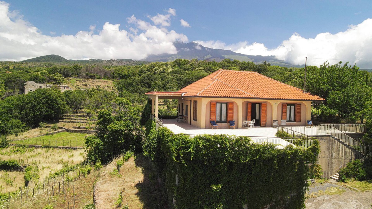 Adrano House | Countryside House on Etna Volcano