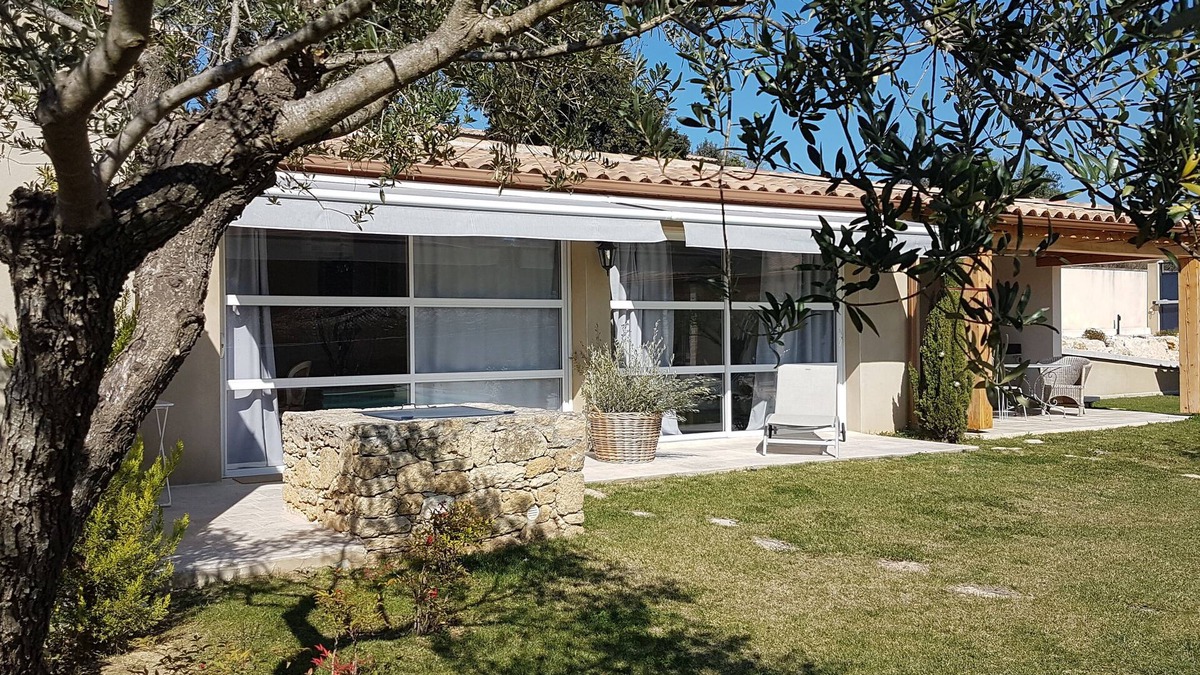 Uzes Cottage | "Countryside in town" Cottage with heated pool and jacuzzi "" 3 stars "