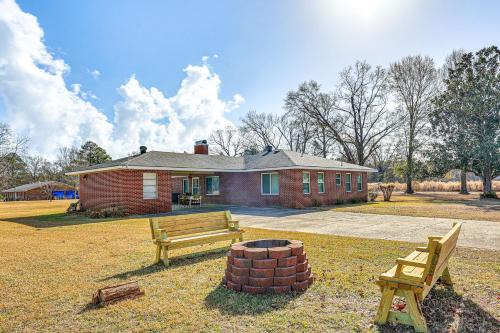 Lawson House | Countryside Marion Retreat Near Fishing and Trails!
