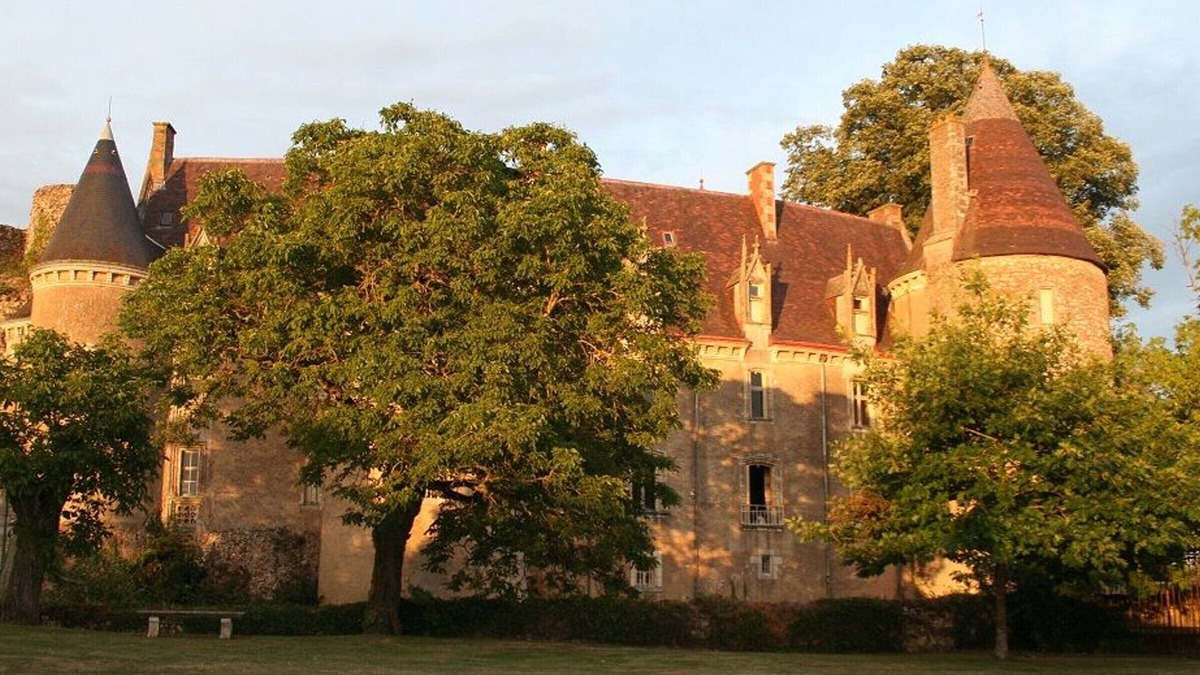La Berthenoux Bed & Breakfast | Countryside Retreat with Fitness Space in La Berthenoux
