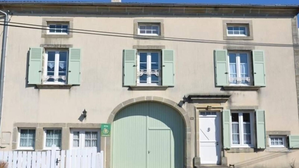 Senaide Cottage | Countryside Retreat: Cozy Farmhouse with Terrace, Near Bourbonne-les-Bains Spa
