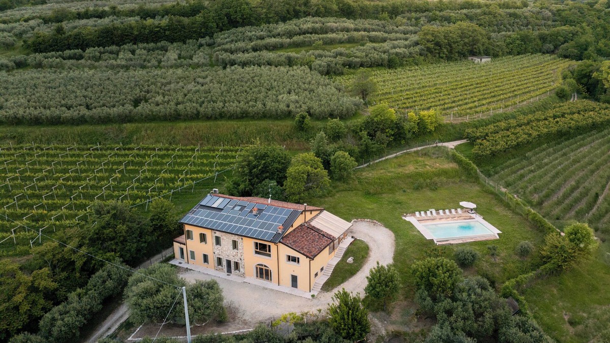 Mezzane di Sotto House | Countryside villa with pool on the hills surrounding Verona