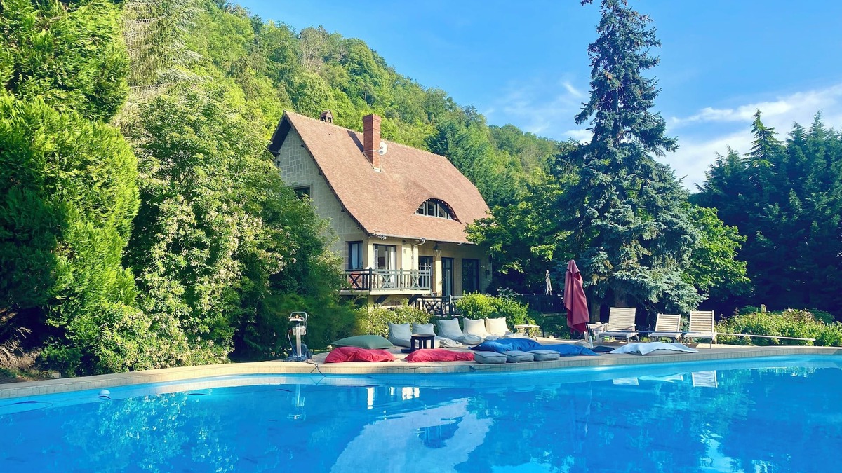 Connelles Villa | Countryside Villa for Week-End ,week/holidays 1 Hour from Paris for 4/16 persons