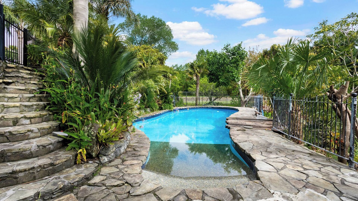 Whitford Villa | Countryside Zen Estate - Views and Pool