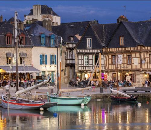 Port de St Goustan Apartment | Coup de Coeur sur le Port de ST GOUSTAN, Trés Bel Appartement avec Terrasse